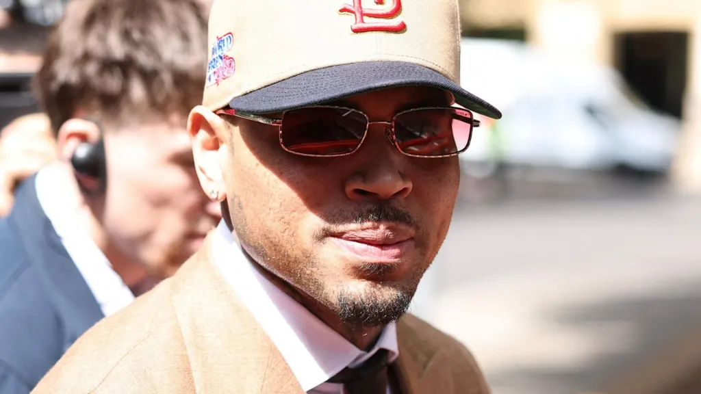 “Chris Brown Pleads Guilty to Affray — London Nightclub Drama Gets Its Own Encore”