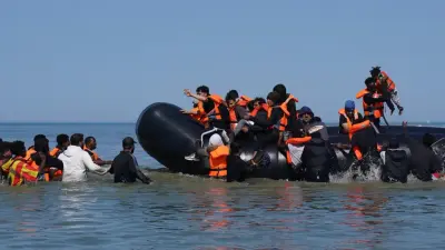 Reform UK Gives Navy Green Light to Join Channel Border Patrol, Lawbook Still Reading