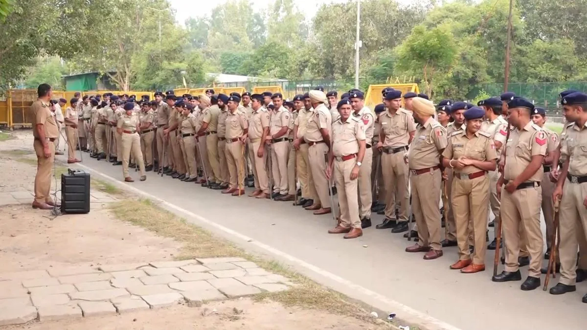 Punjab Asked to Shut Down as Qaumi Insaf Morcha Demands Release of Bandi Singhs.
