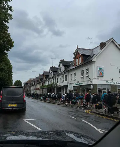 Caversham Road Chaos, Drivers Enter Traffic Jam With No Estimated Exit Time 
