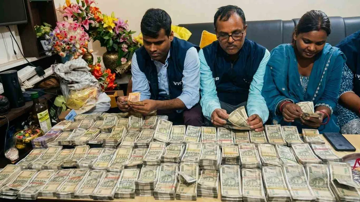 Bureaucrat Couple Under Scanner, Vigilance Finds ₹80 Lakh Cash and 48 Watches in Search 